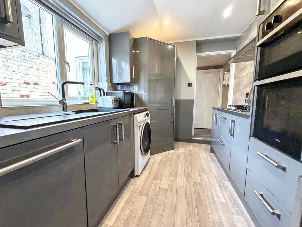 Property image 11 of 23