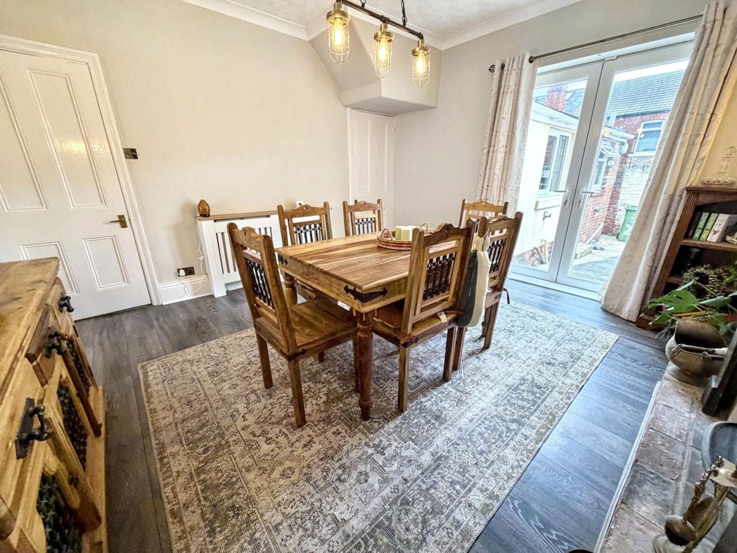 Property image 9 of 23