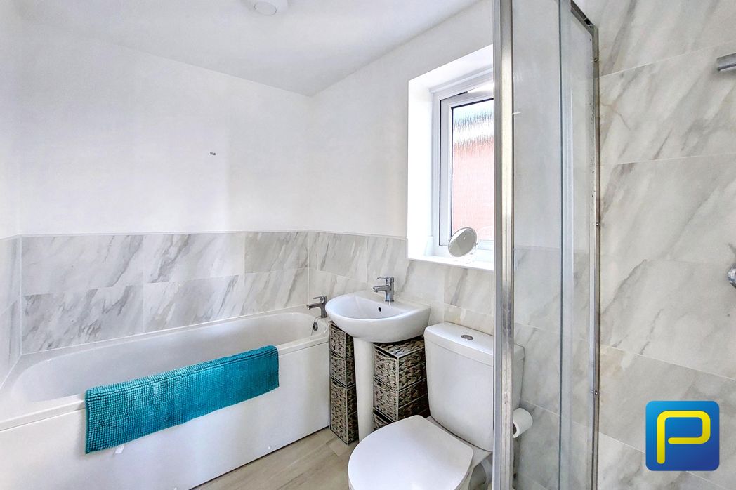 Master Bedroom En Suite