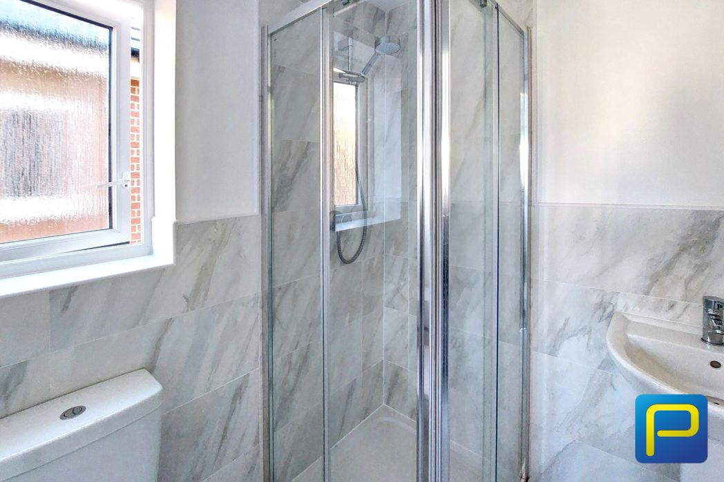 Bedroom Two En Suite