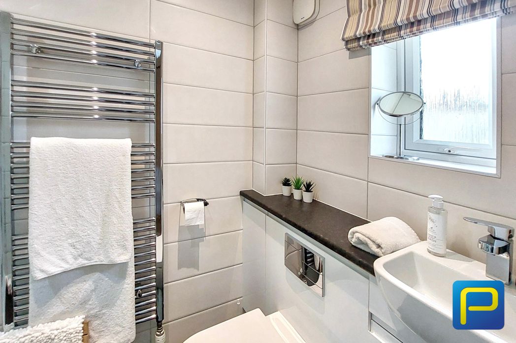 Principal Bedroom En Suite