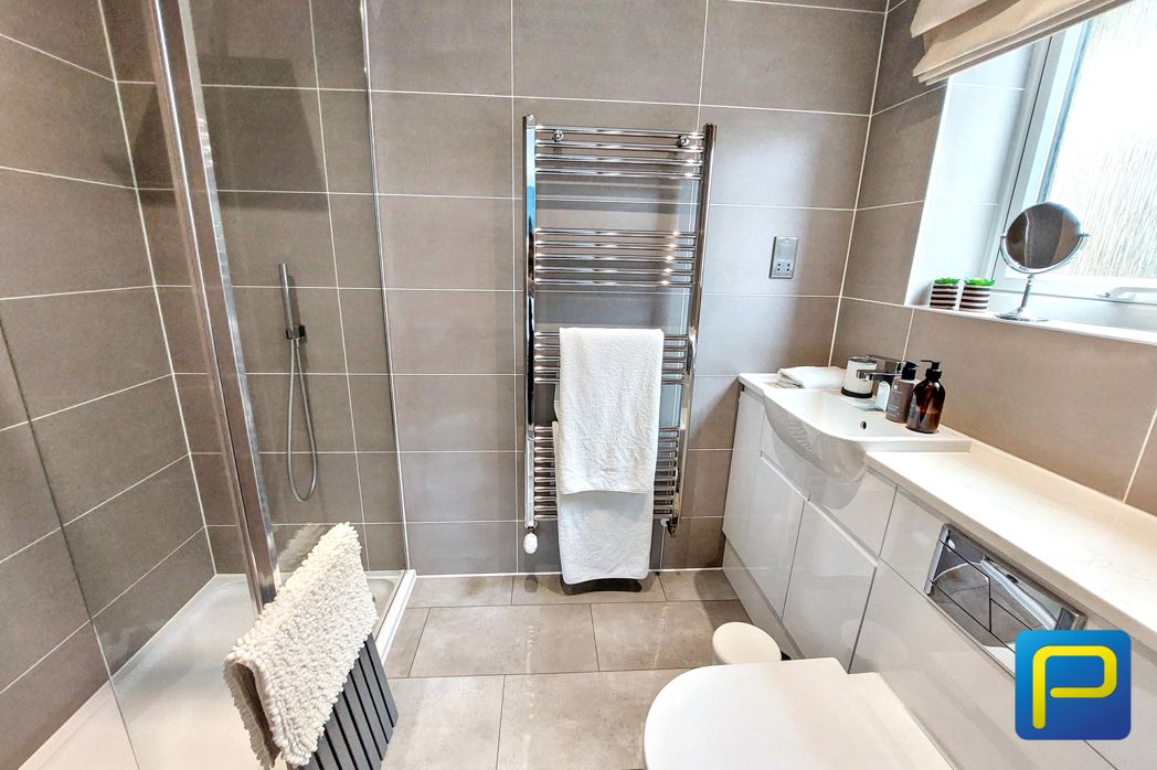 Bedroom Two En Suite