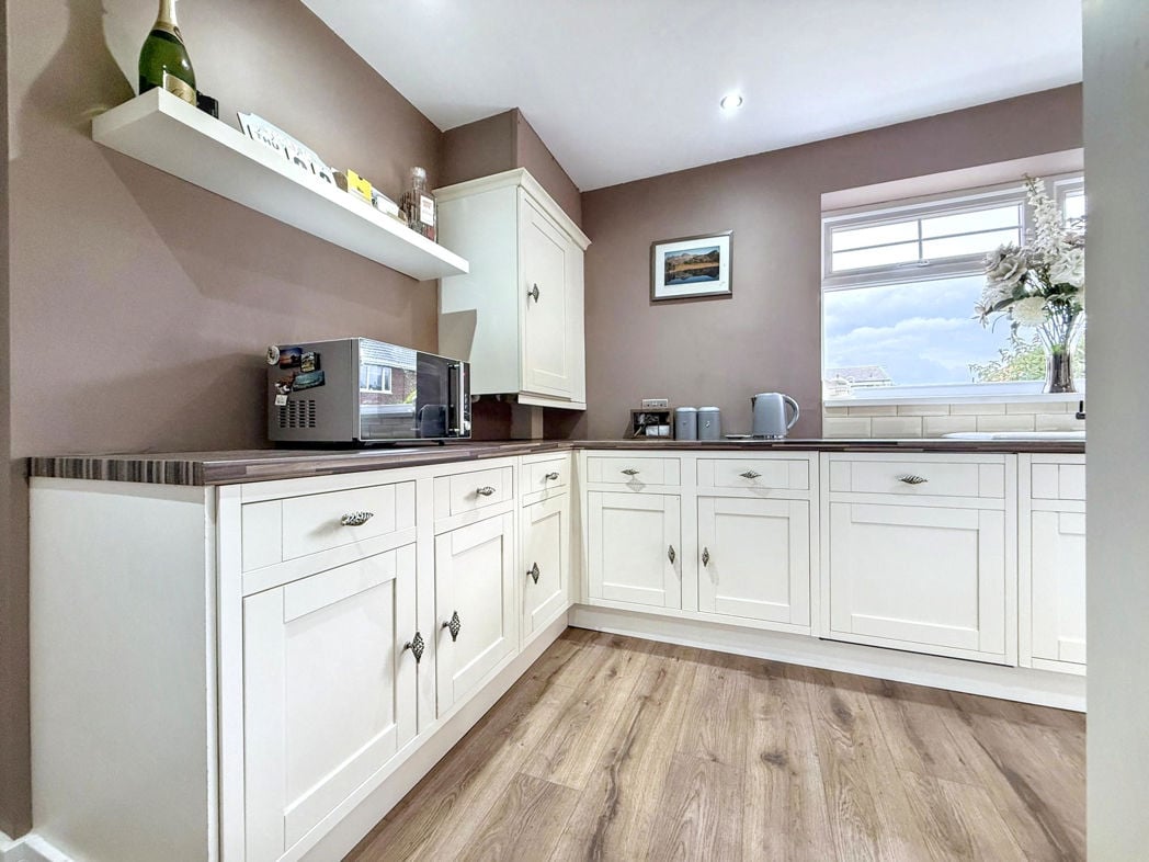 Property image 10 of 21