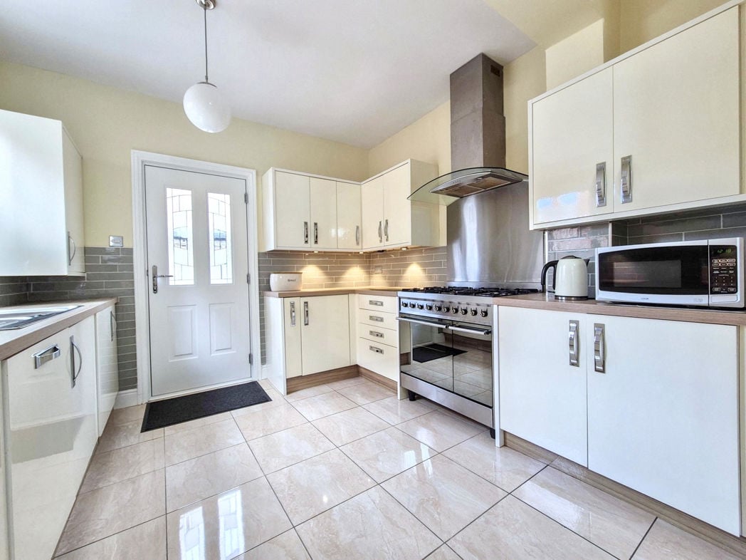 Breakfast Room & Kitchen..