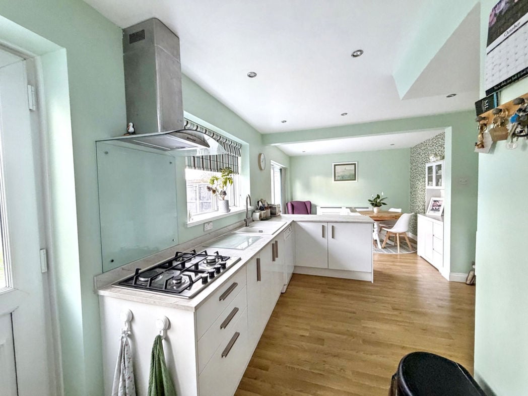 Kitchen Image 3