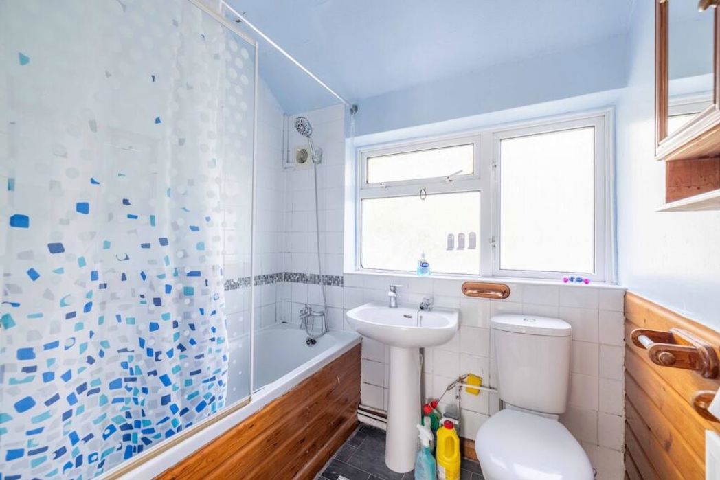 Property image 5 of 9