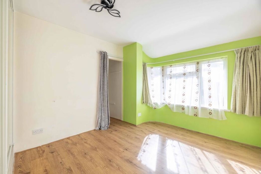 Property image 2 of 9