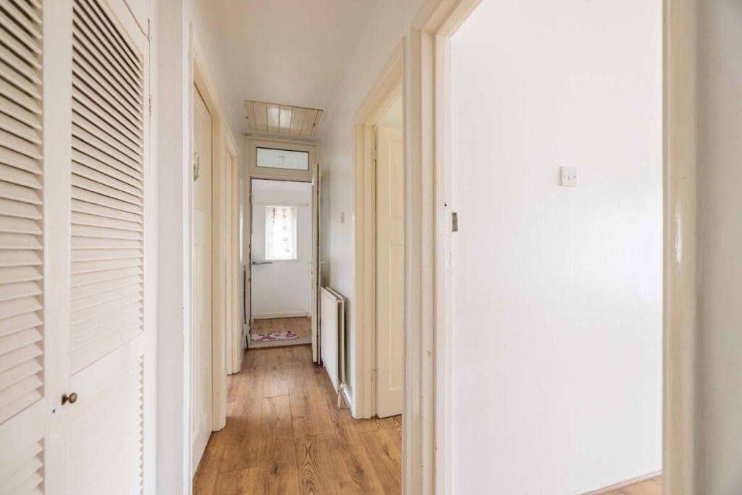Property image 4 of 9