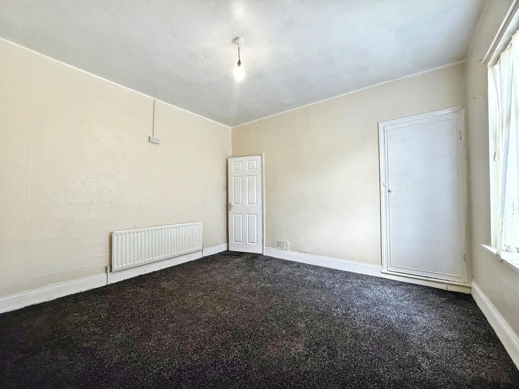 Property image 11 of 16