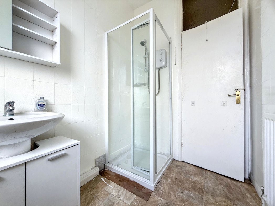 Property image 8 of 16