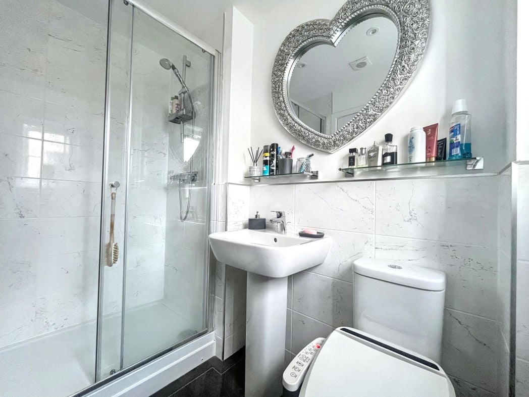 Property image 11 of 17