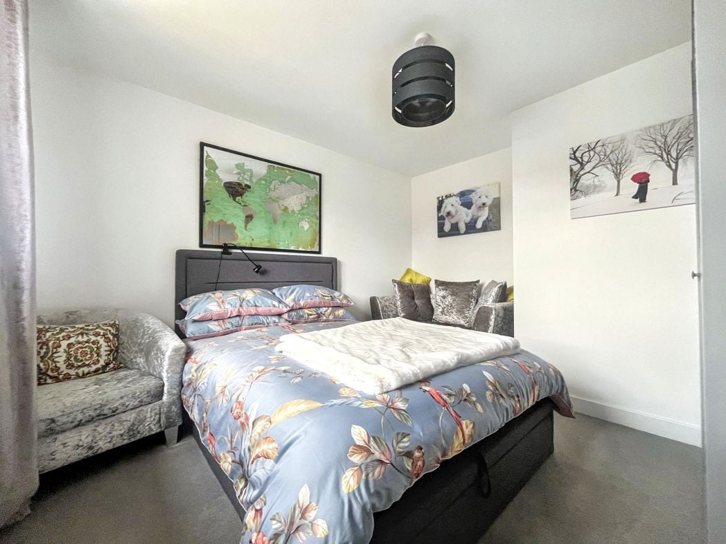 Property image 10 of 17