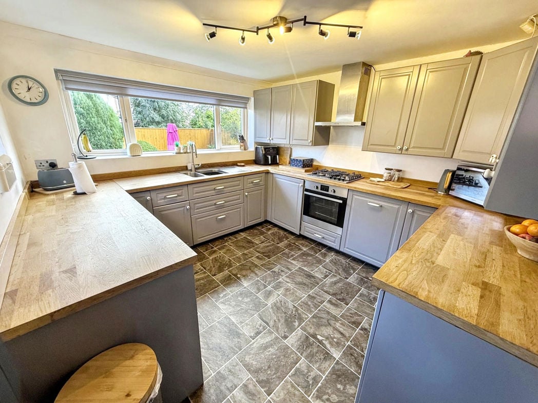 Property image 6 of 15