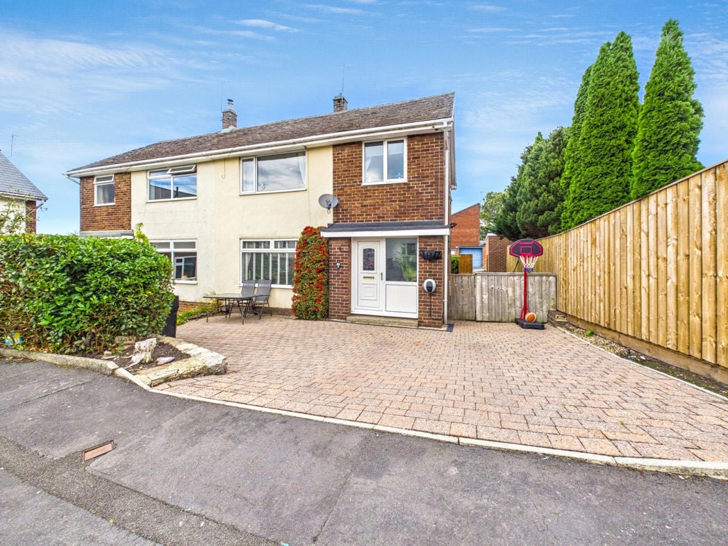 Property image 1 of 12