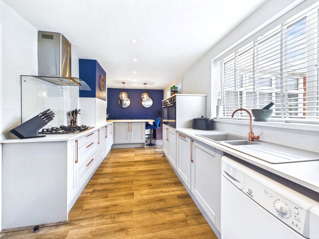 Property image 3 of 12