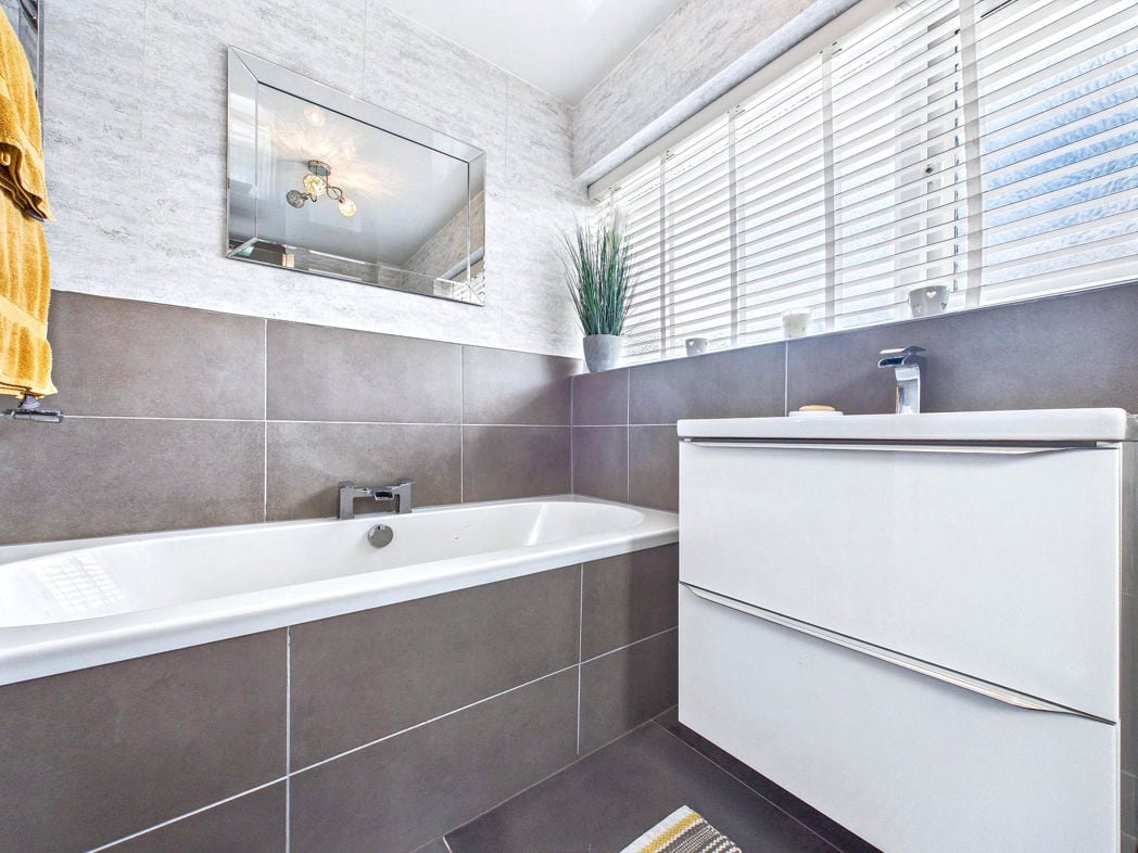 Property image 7 of 12