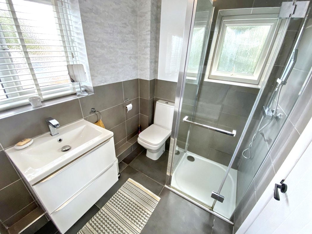 Property image 8 of 12