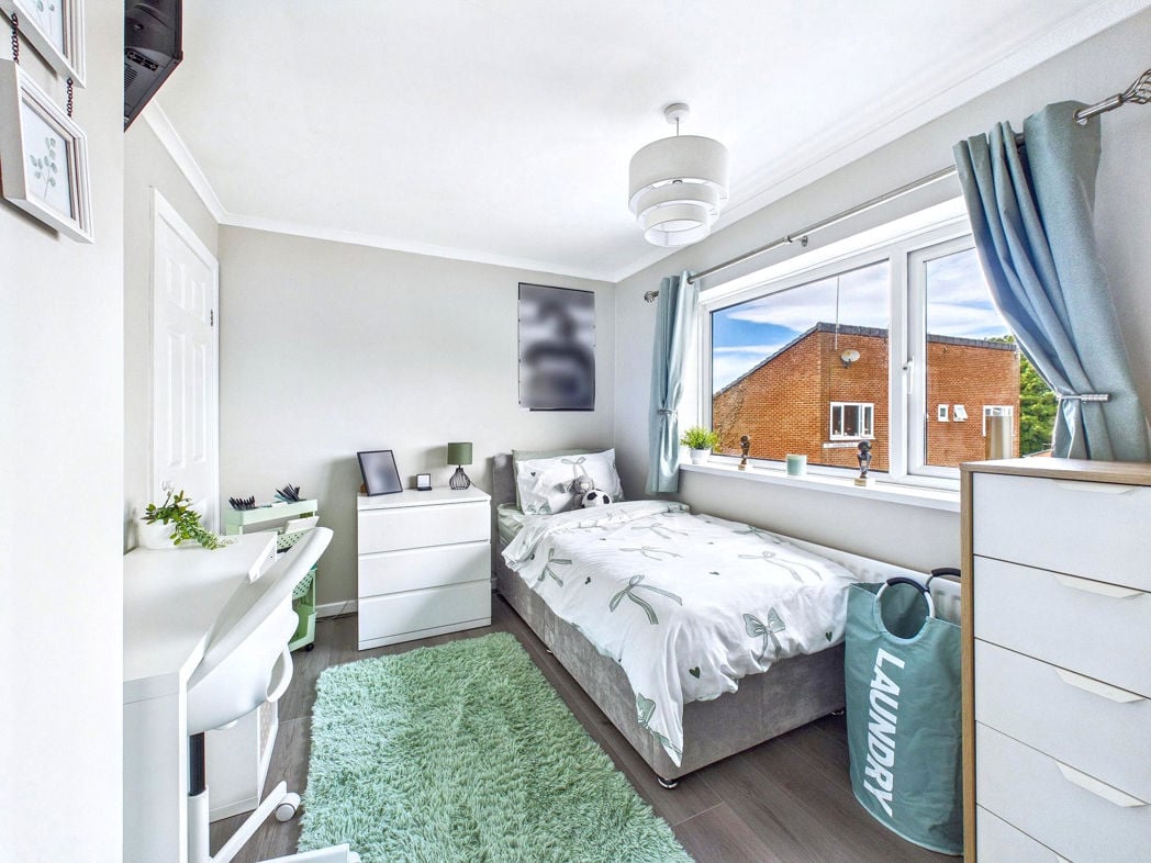 Property image 11 of 12