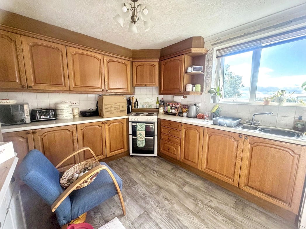 Property image 4 of 11
