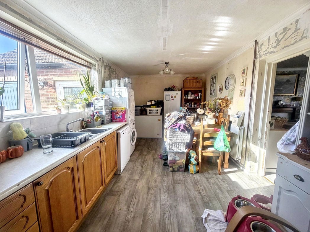 Property image 5 of 11