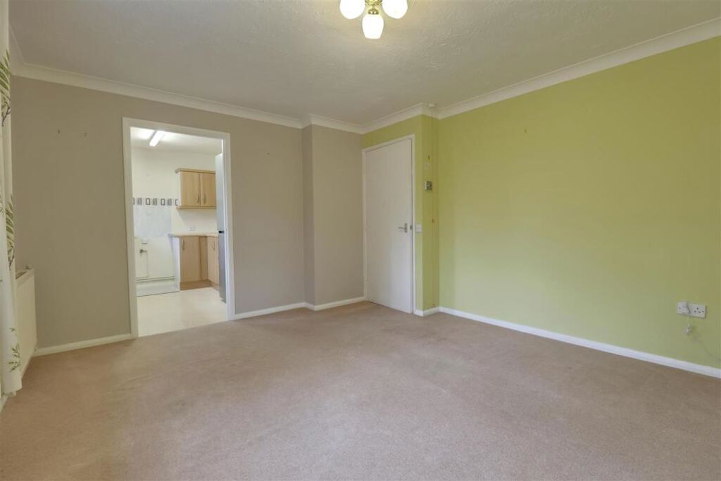 Property image 9 of 13