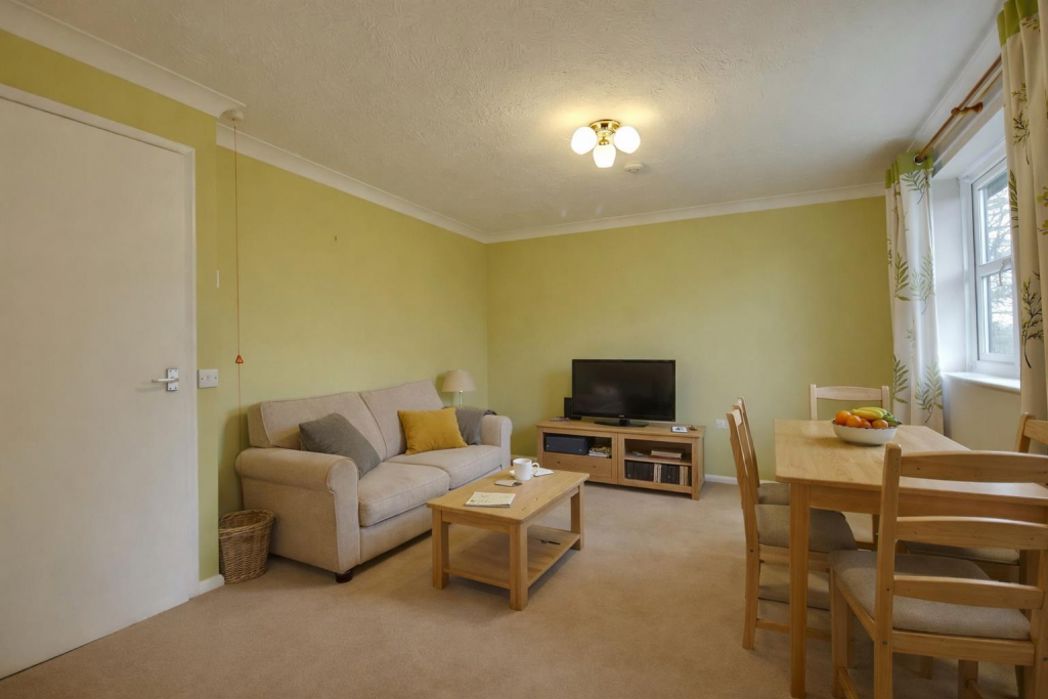 Property image 2 of 13
