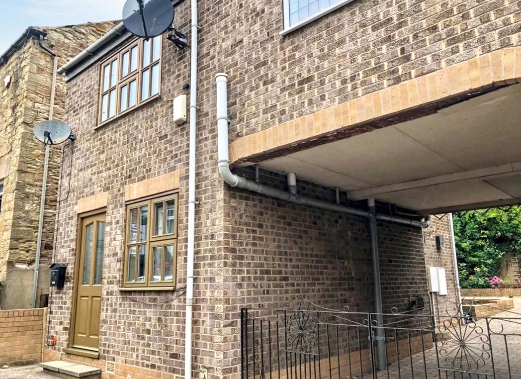 Property image 2 of 10