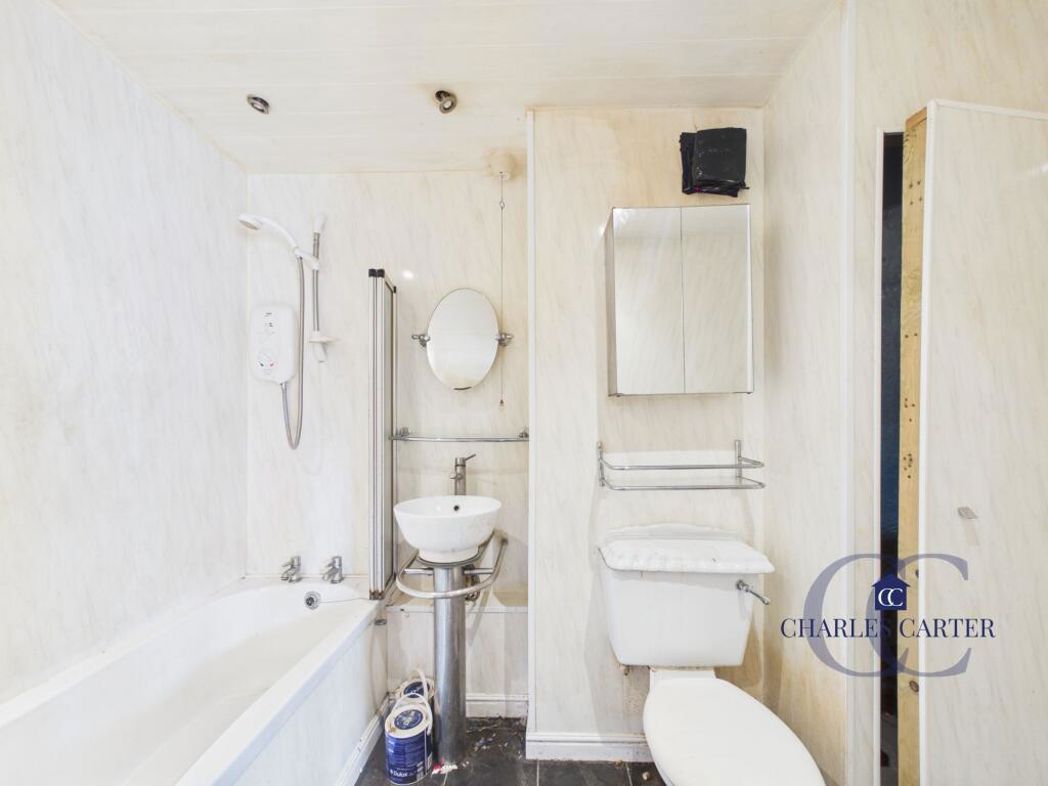 Property image 7 of 9