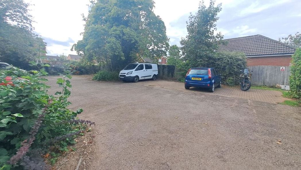 Property image 8 of 9