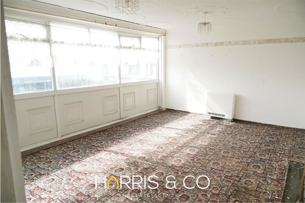 Property image 4 of 11