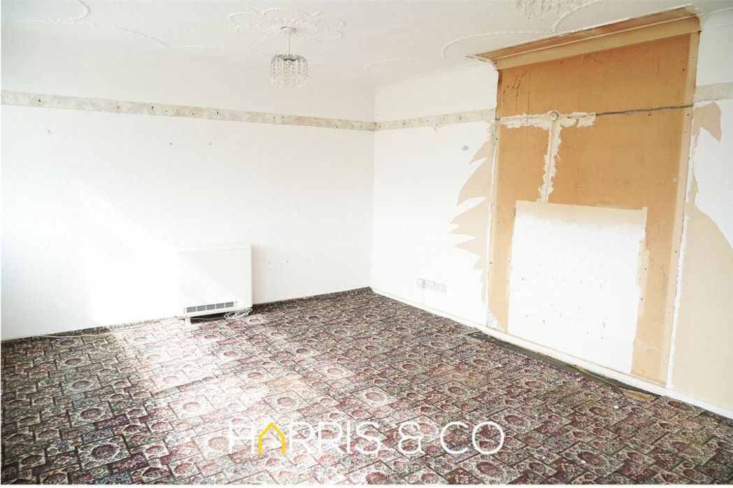 Property image 5 of 11
