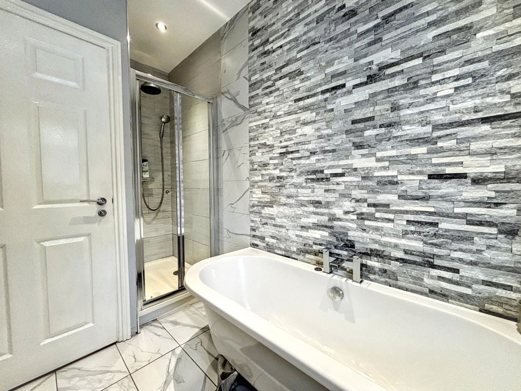 Additional Bathroom Image