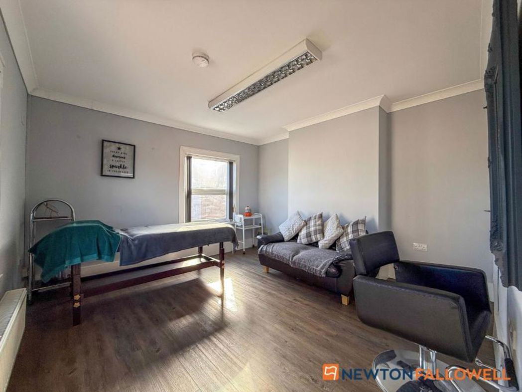 Property image 10 of 17