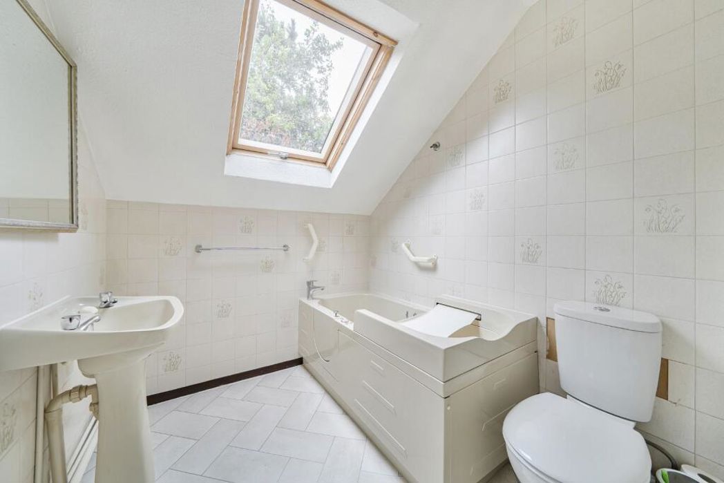 Property image 8 of 11