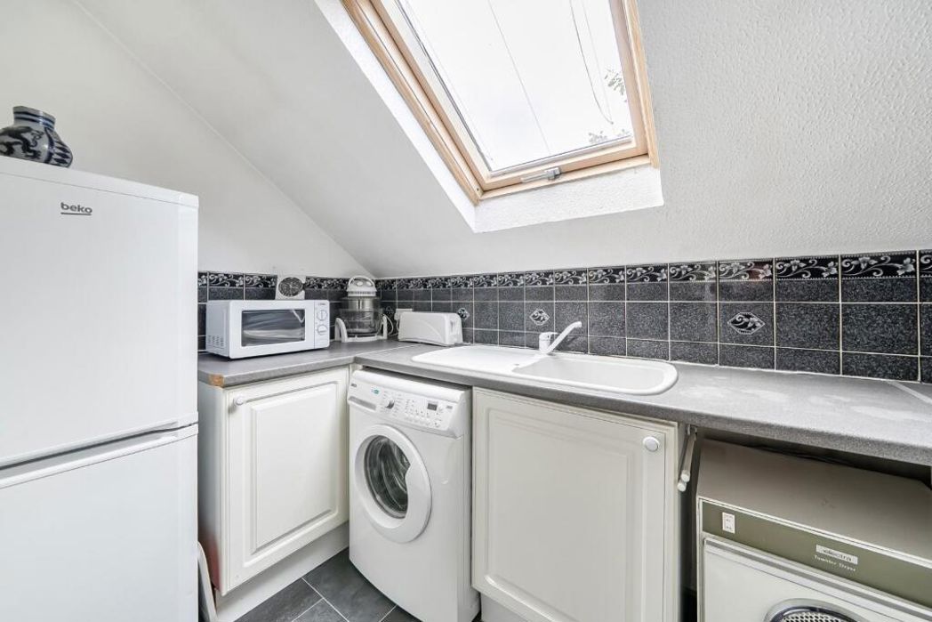 Property image 4 of 11