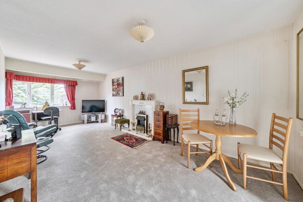 Property image 2 of 11