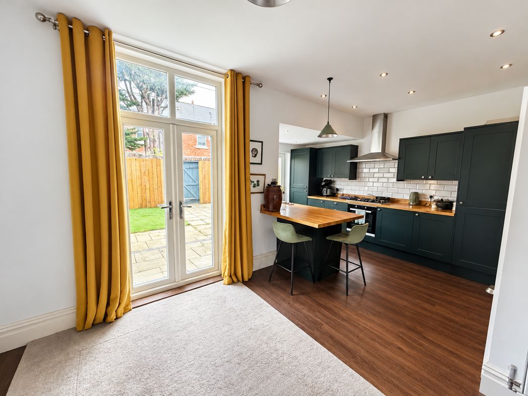 Property image 5 of 11