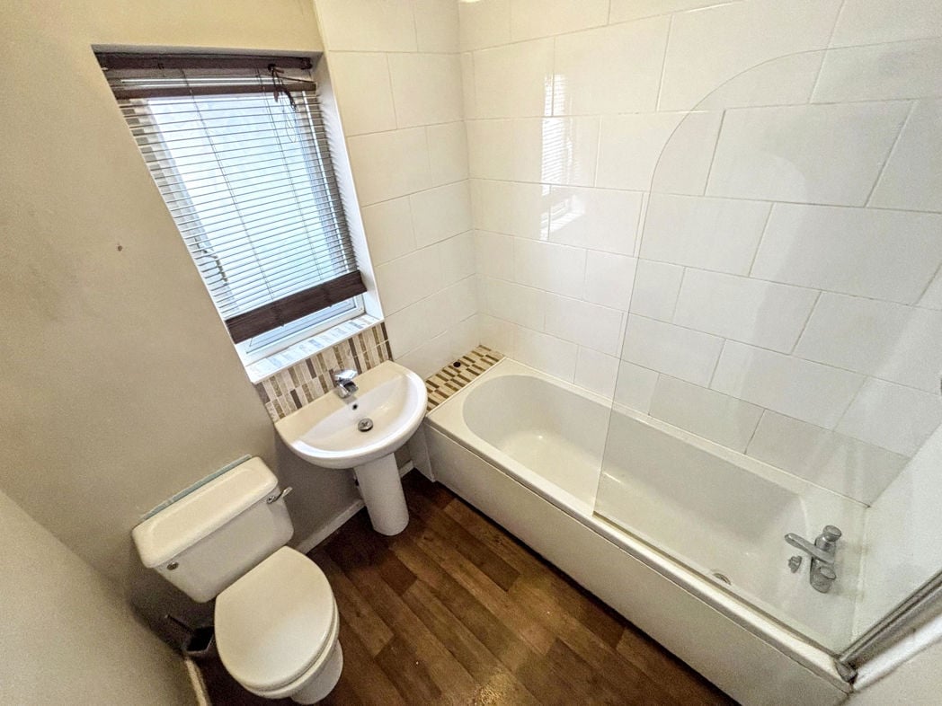 Property image 11 of 13