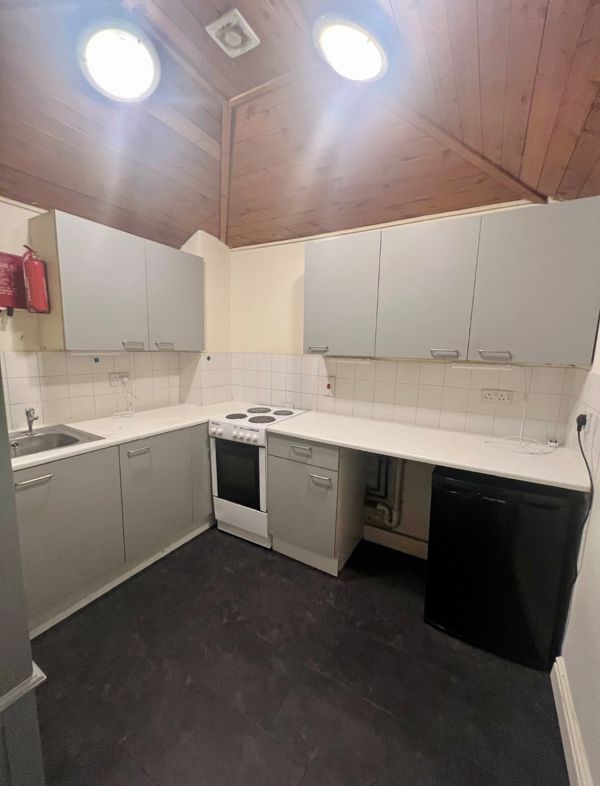 Property image 6 of 17