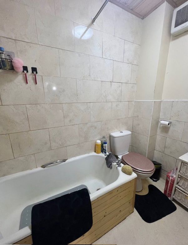 Property image 10 of 17