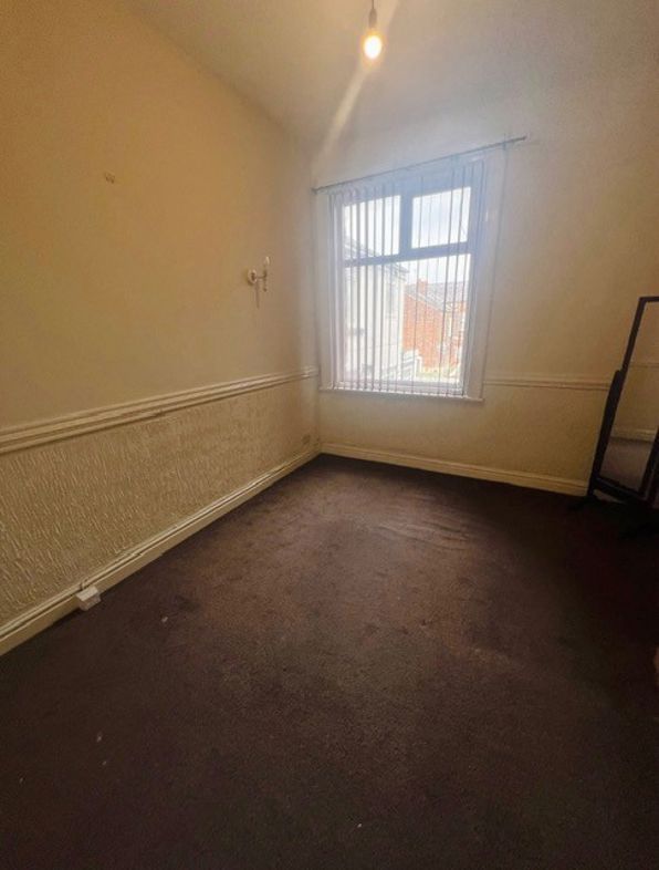 Property image 11 of 17
