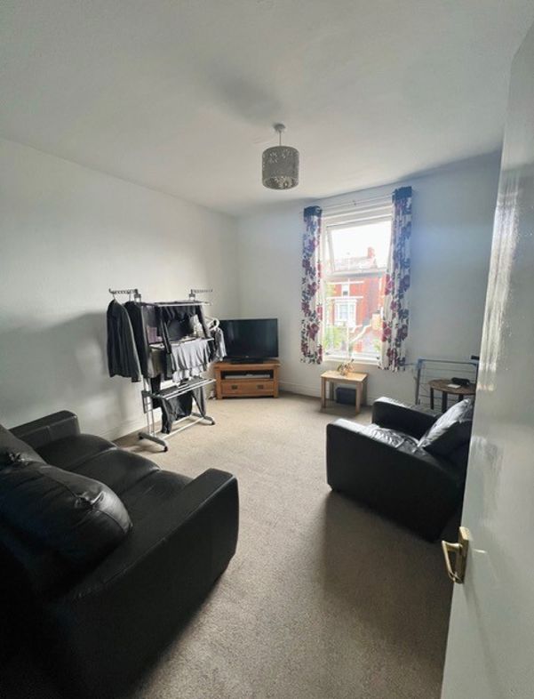 Property image 12 of 17