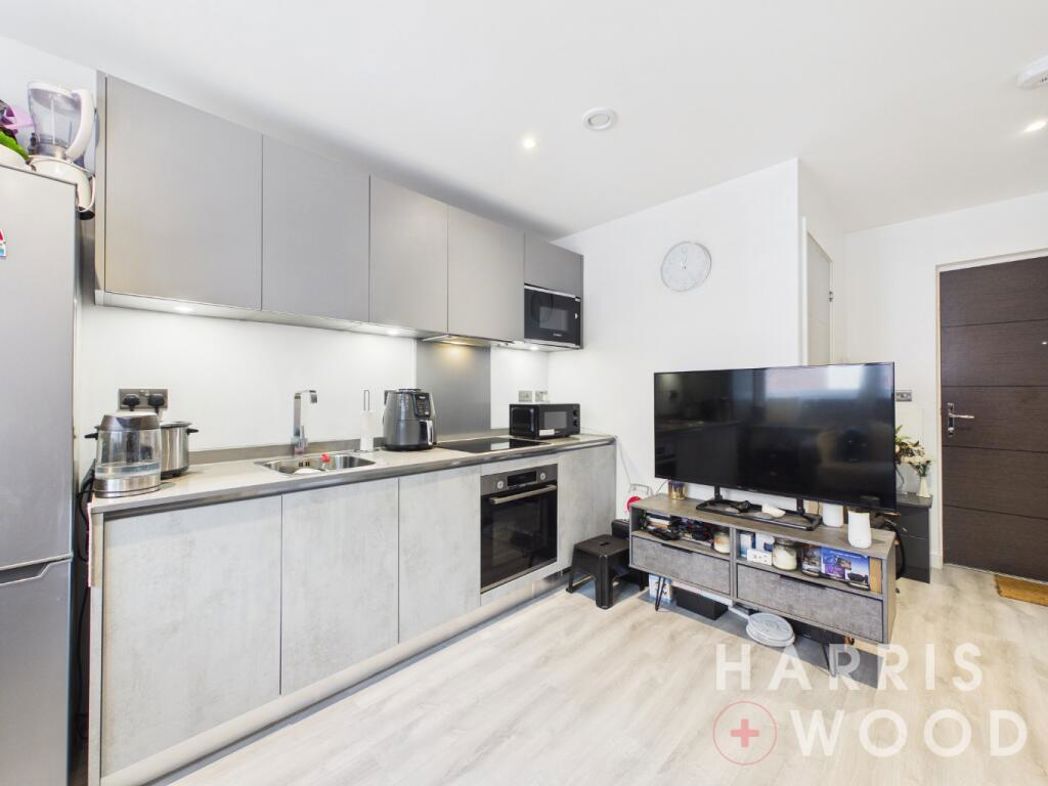 Property image 2 of 9
