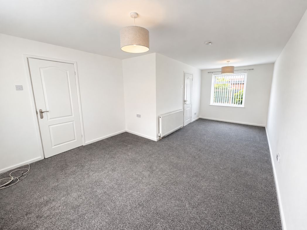 Property image 2 of 10