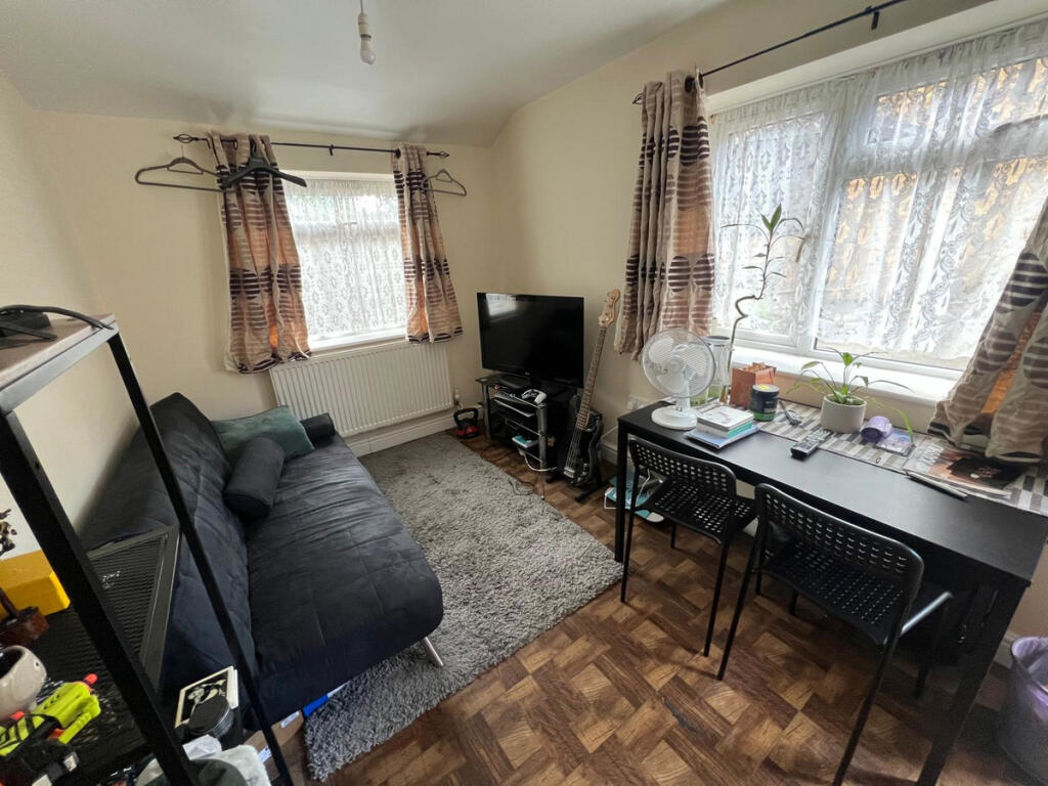 Property image 3 of 11