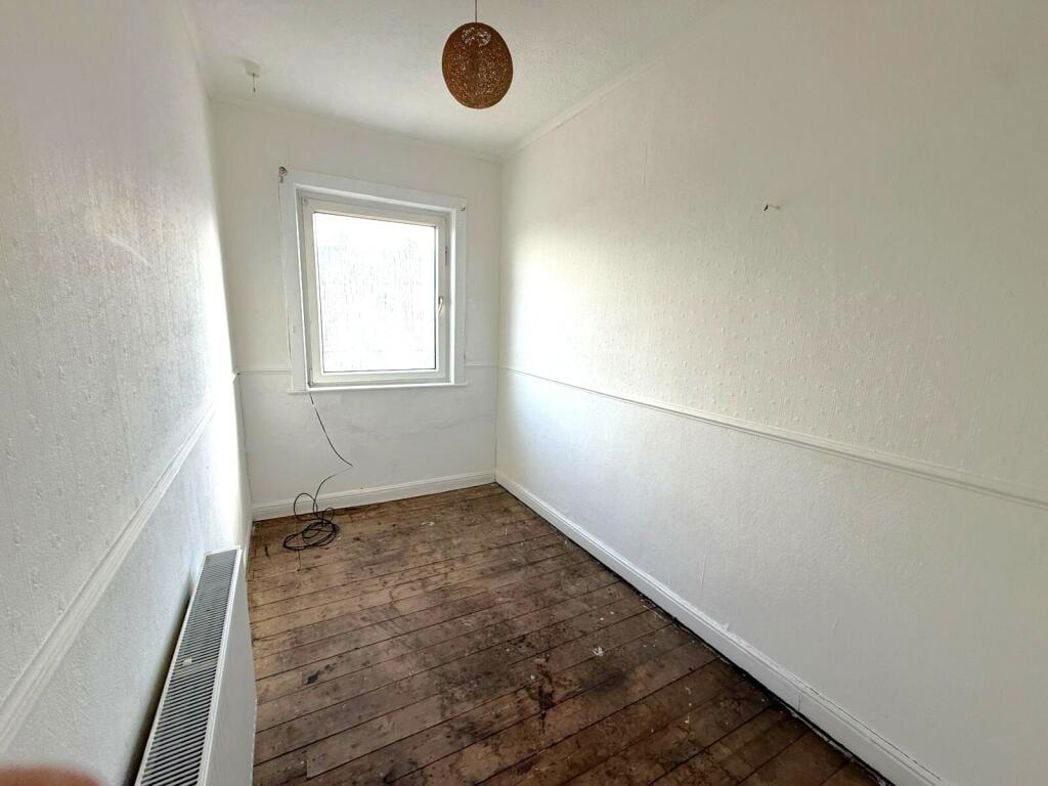 Property image 8 of 11