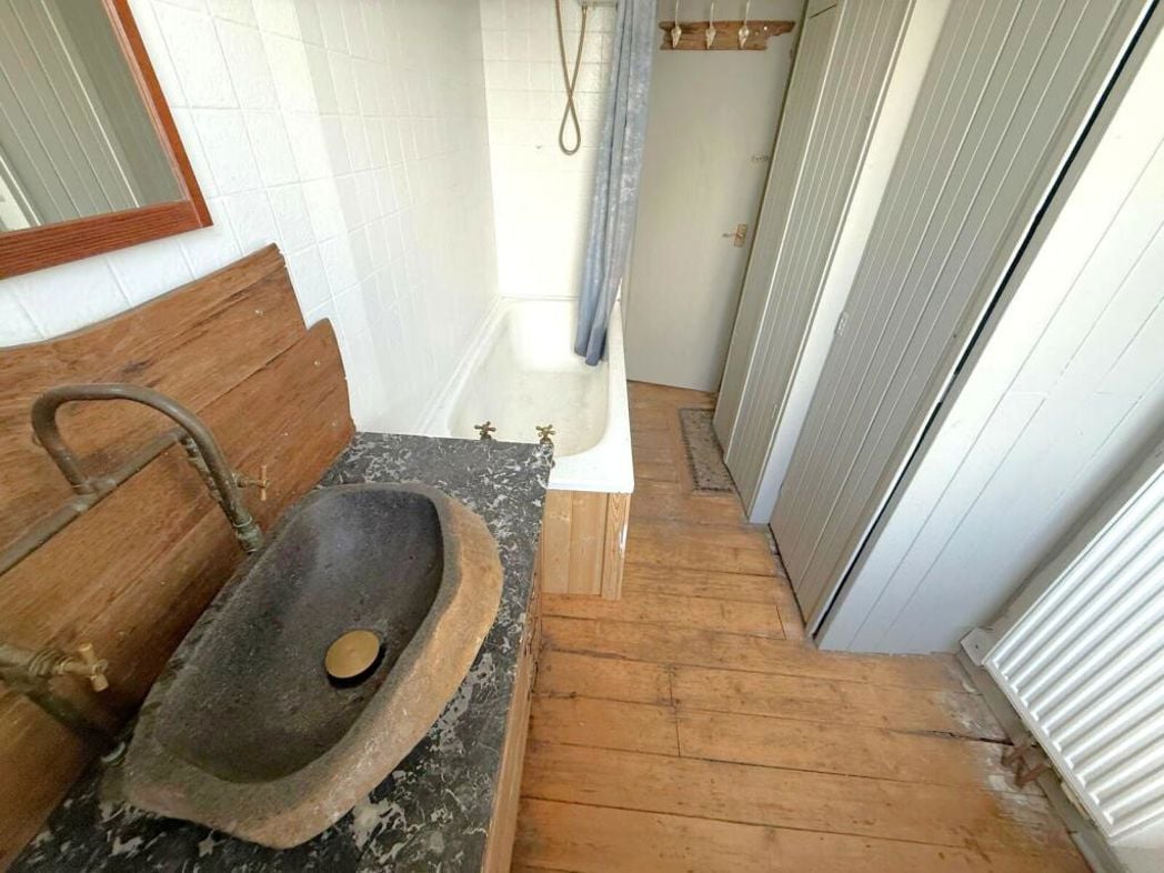 Property image 11 of 11