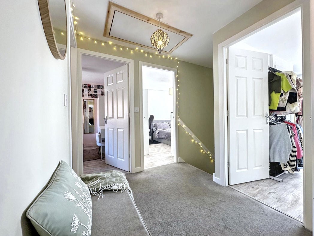Property image 17 of 23