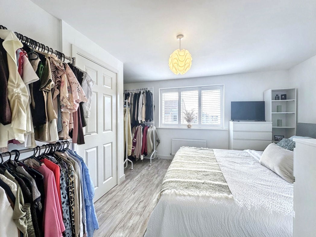 Property image 12 of 23