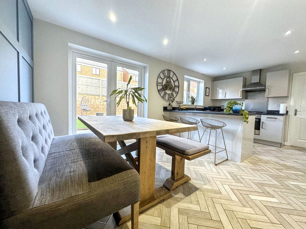 Property image 6 of 23